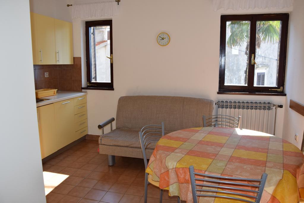 Apartment Marija With Terrace Brseč Rum bild