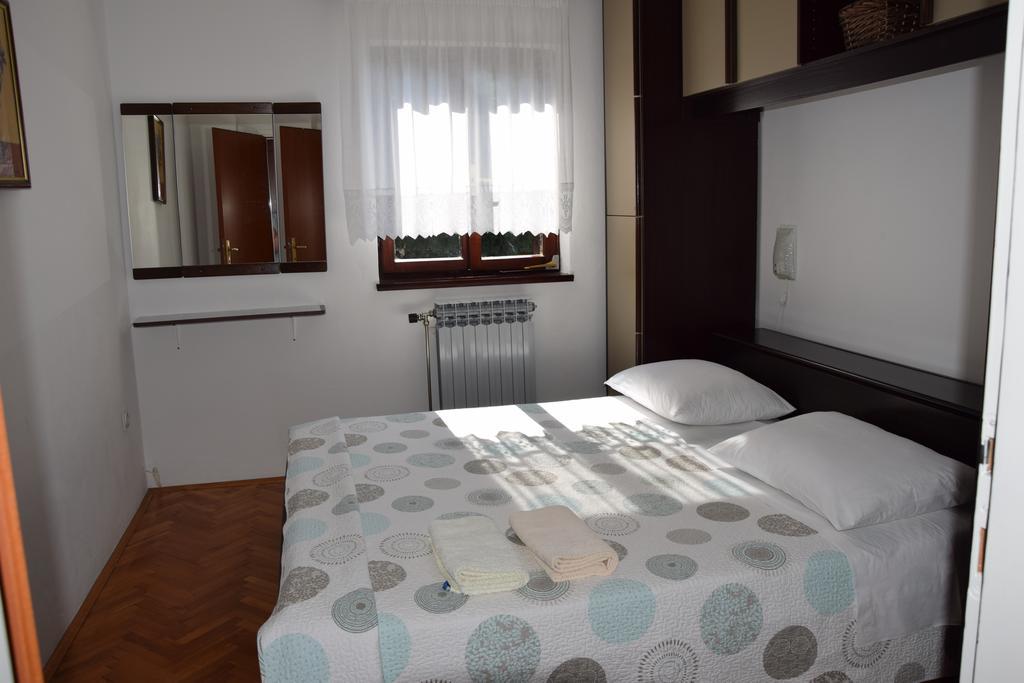 Apartment Marija With Terrace Brseč Exteriör bild