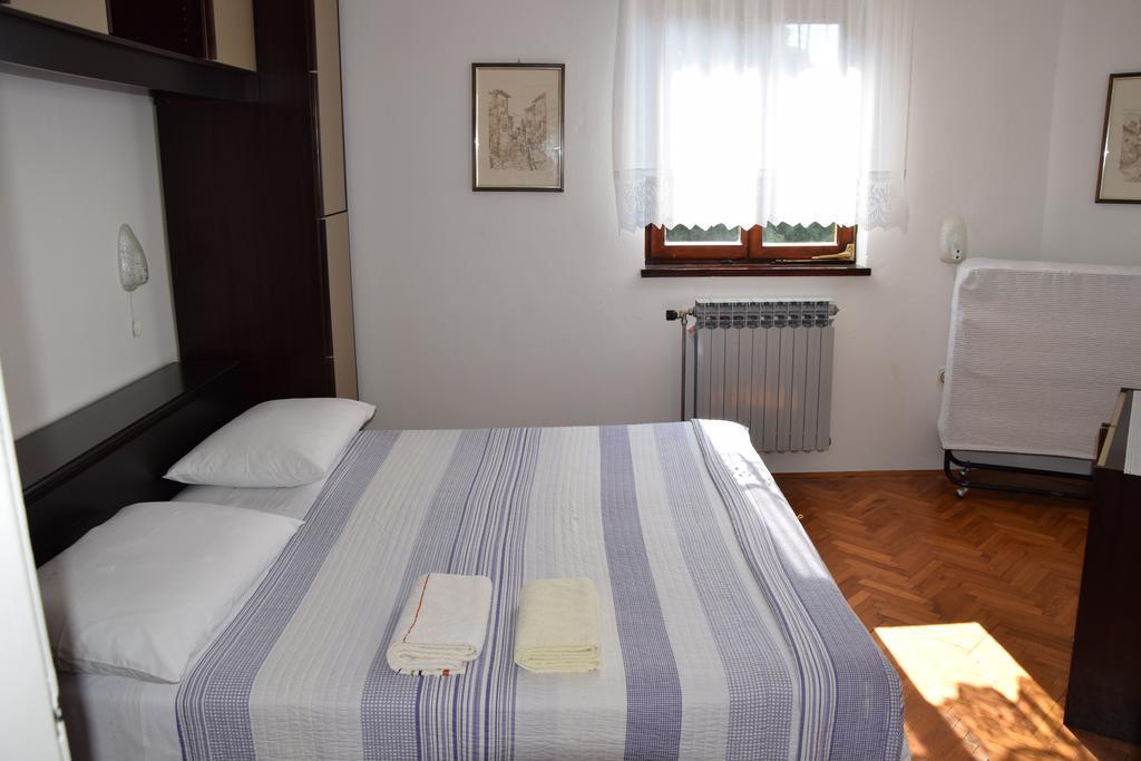 Apartment Marija With Terrace Brseč Exteriör bild